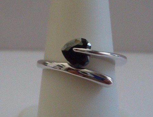 Anello nero forma cuore - nero, a
